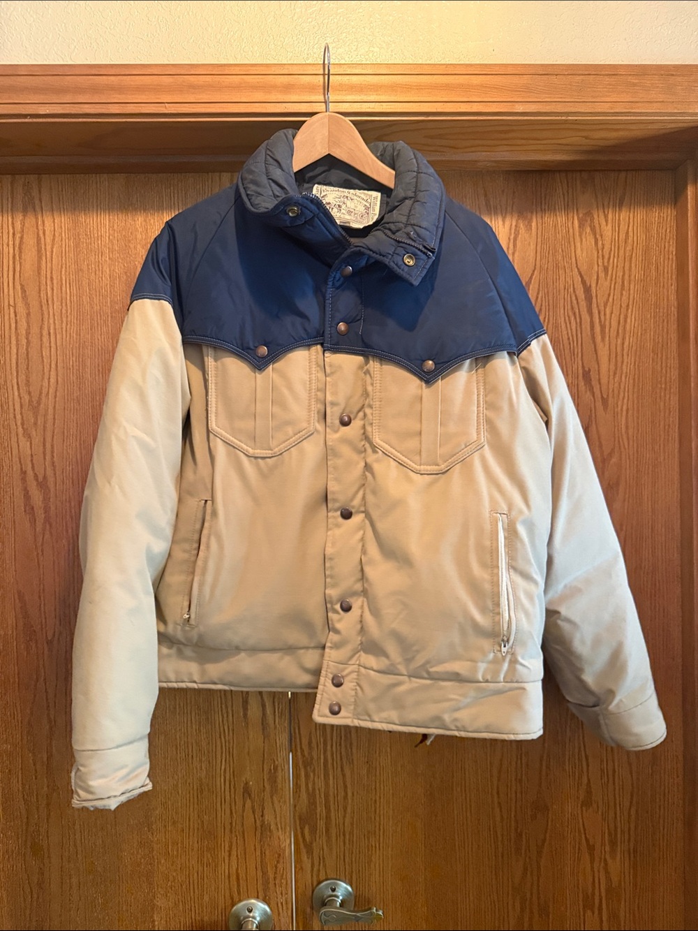 Vintage down William Barry Two-Tone Puffer Jacket in Navy & Tan